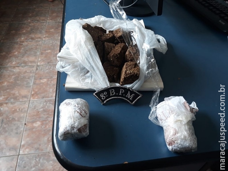 Dois são presos após arremessarem drogas para dentro de presídio