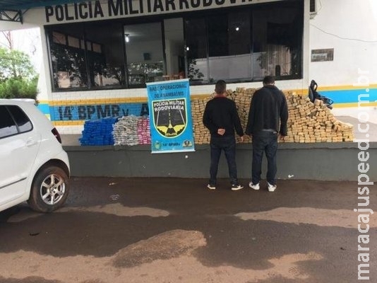 Dois são presos com 660 quilos de maconha em Fox roubado no Paraná