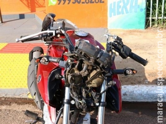 Dois sofrem ferimentos graves em colisão entre 2 motos na Fábio Zahran Dois sofrem ferimentos graves em colisão entre 2 motos na Fábio Zahran