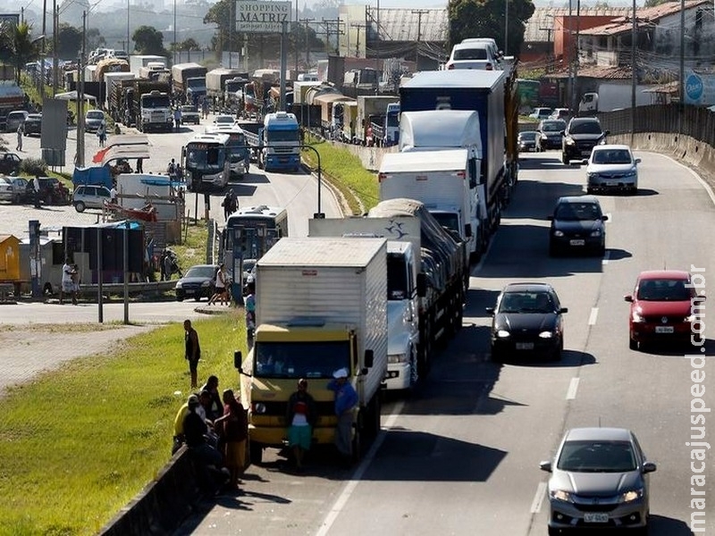 FMI reduz projeção de crescimento do Brasil para 1,4% este ano FMI reduz projeção de crescimento do Brasil para 1,4% este ano