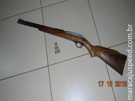 Homem é preso e rifle e munições são apreendidas após denúncia de caça Homem é preso e rifle e munições são apreendidas após denúncia de caça