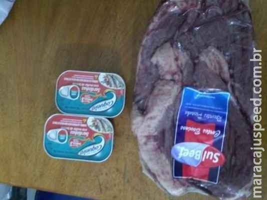 Homem é preso por furtar sardinhas e picanha de supermercado Homem é preso por furtar sardinhas e picanha de supermercado