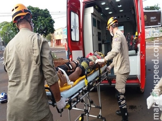 Motociclista fica ferido em colisão contra carro Motociclista fica ferido em colisão contra carro