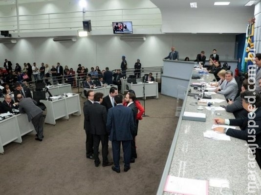 Parlamentares reagem a exibição de filme com cena de sexo em escola Parlamentares reagem a exibição de filme com cena de sexo em escola