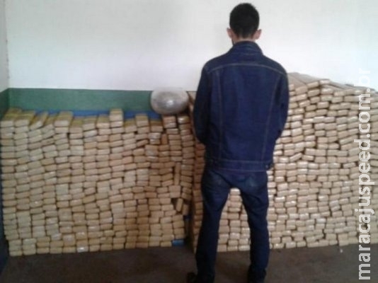 Paulistano é preso pela PMA com 812 quilos de maconha na MS-480