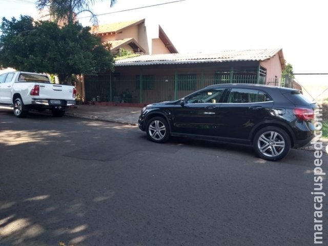 Polícia Federal leva caminhonete, Mercedes-Benz e documentos de imóvel Polícia Federal leva caminhonete, Mercedes-Benz e documentos de imóvel