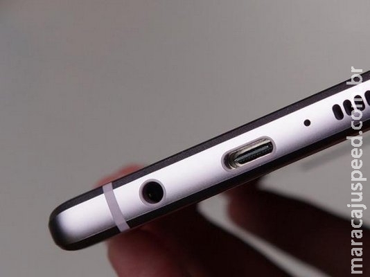Rumores apontam que novos lançamentos da Samsung tenham fone sem fio Rumores apontam que novos lançamentos da Samsung tenham fone sem fio