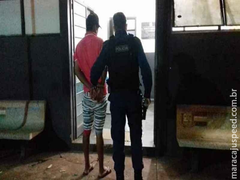 Tia flagra homem estuprando criança de 8 anos e encurrala tarado