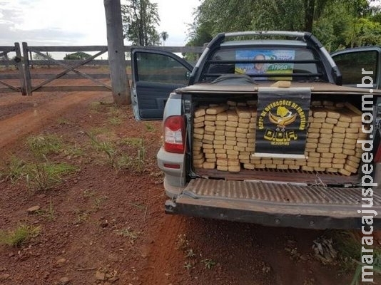 Traficante foge de bloqueio policial e abandona 710 quilos de maconha