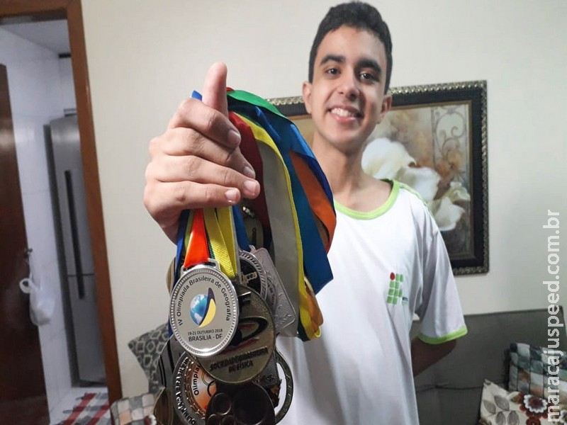 Aluno conquista pela 2ª vez seguida o 1º lugar na Olimpíada Brasileira de Matemática
