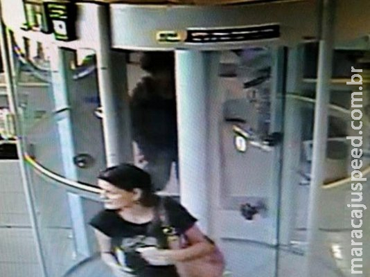 Após 12 dias, golpista que obrigou mulher a sacar R$ 18 mil é presa