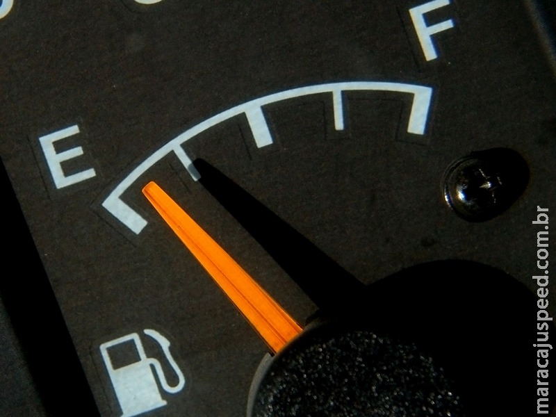 Avança projeto que proíbe carro novo movido a combustível fóssil a partir de 2060 Avança projeto que proíbe carro novo movido a combustível fóssil a partir de 2060