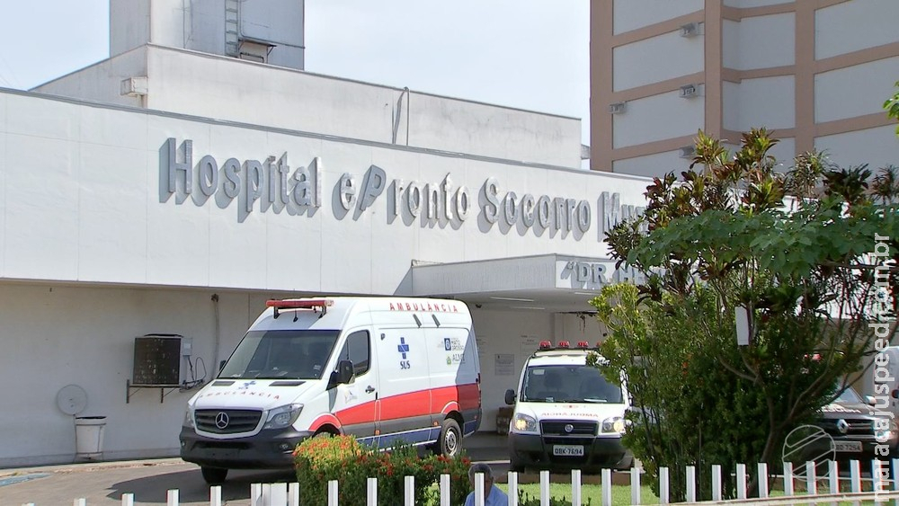 Bebê de 10 meses é reanimado após se afogar ao engatinhar e cair em piscina Bebê de 10 meses é reanimado após se afogar ao engatinhar e cair em piscina
