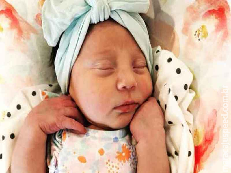 Bebê de 12 dias morre após beijo de adulto com herpes Bebê de 12 dias morre após beijo de adulto com herpes