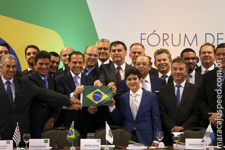 Bolsonaro diz a governadores que há medidas amargas, mas necessárias Bolsonaro diz a governadores que há medidas amargas, mas necessárias