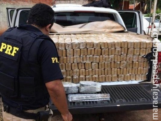 Casal é preso com 1 tonelada de maconha em caminhonete roubada