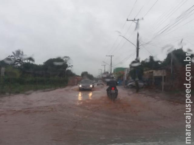 Chuva atinge 12 milímetros e Inmet alerta para risco de tempestade Chuva atinge 12 milímetros e Inmet alerta para risco de tempestade