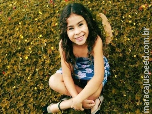 Criança de 5 anos sofre de afundamento de crânio após ser atingida por galho Criança de 5 anos sofre de afundamento de crânio após ser atingida por galho