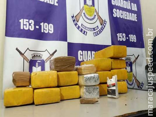 Dois são flagrados com maconha na rodoviária