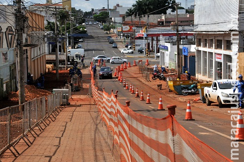 Empresa tem dez dias para liberar a 14 de Julho para o comércio Empresa tem dez dias para liberar a 14 de Julho para o comércio