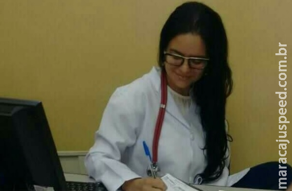 Enfermeira morre na Santa Casa após colidir moto em poste