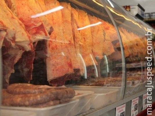 Enquanto preço da carne bovina cai, frango fica até 25% mais caro