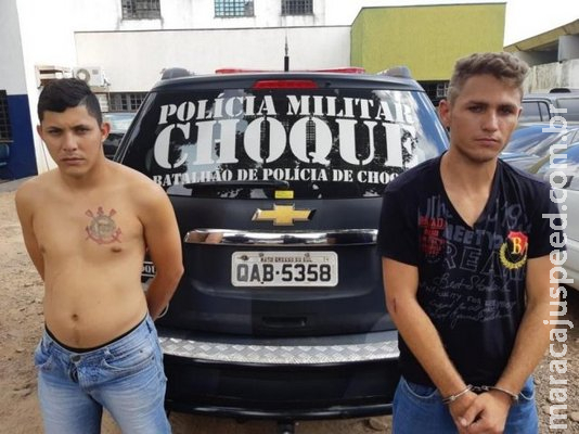 Homens suspeitos de usar carro para roubar vítimas são presos