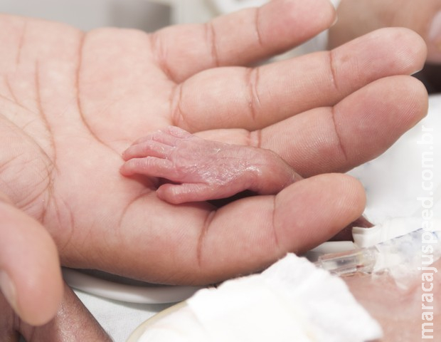 Hospital melhora ganho de peso de micro-prematuros priorizando leite materno