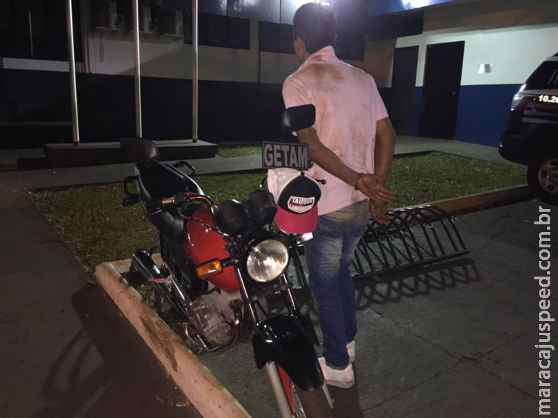 Maracaju: Motociclista em fuga da Guarnição GETAM colide com poste de cerca na linha férrea