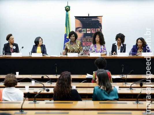 Mulheres negras têm mais dificuldades no acesso à saúde, educação e renda Mulheres negras têm mais dificuldades no acesso à saúde, educação e renda