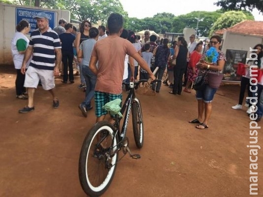 No 2º dia de operação, 17 crianças são flagradas trabalhando em cemitérios