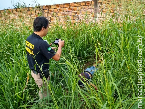 Polícia procura carro de rapaz morto com 25 facadas