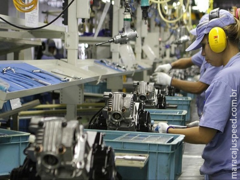 Produção industrial cai pelo 3º mês, mas acumulado é positivo em 1,9%