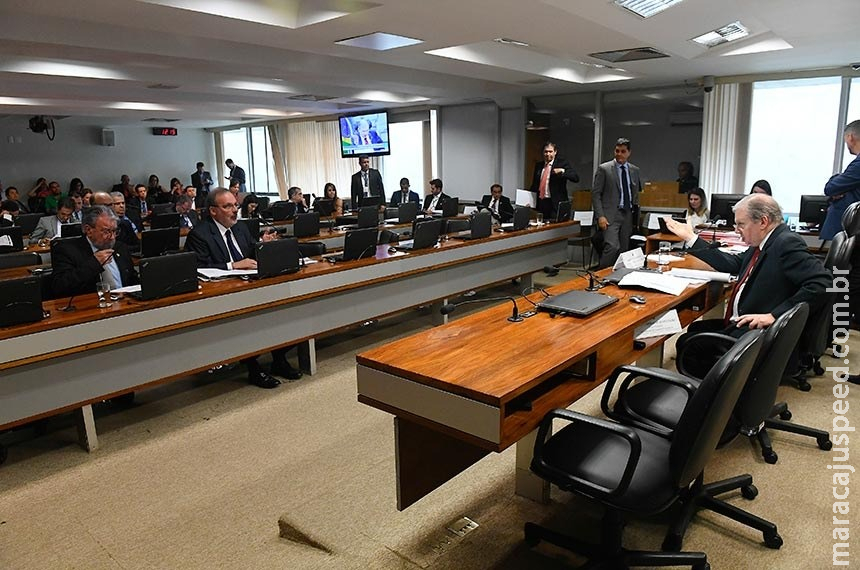 Projeto muda reforma trabalhista e afasta gestantes de trabalho em locais insalubres Projeto muda reforma trabalhista e afasta gestantes de trabalho em locais insalubres