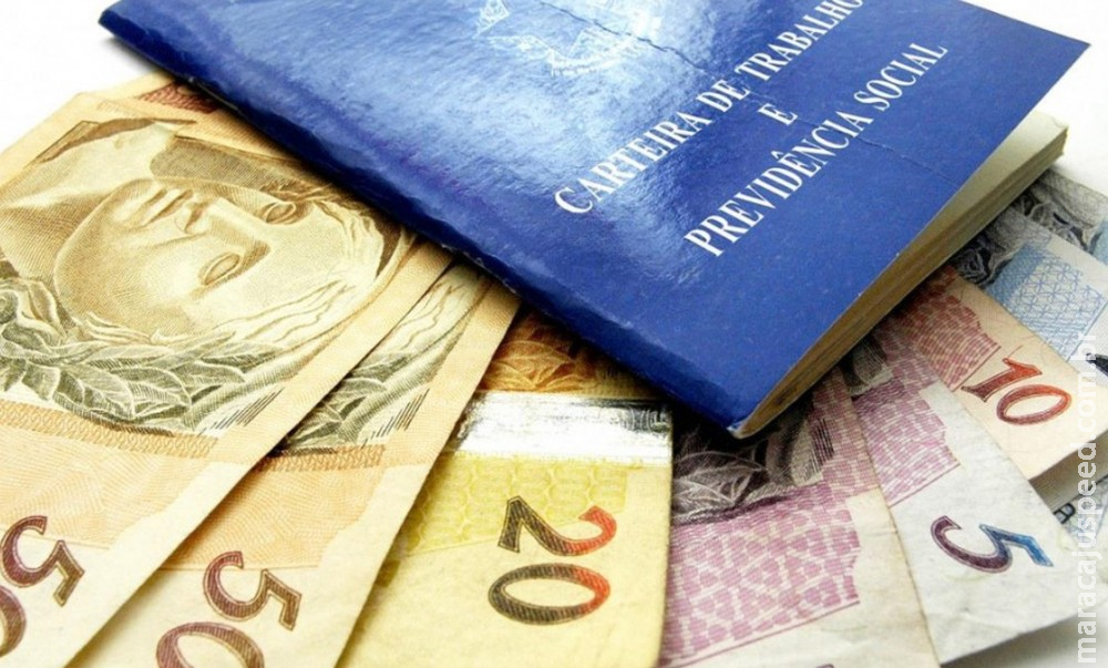 Termina na sexta-feira o prazo para pagamento da 1ª parcela do 13º salário Termina na sexta-feira o prazo para pagamento da 1ª parcela do 13º salário