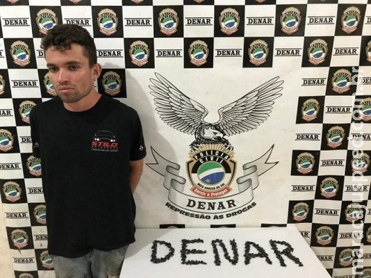 Traficante é perseguido e preso com R$ 1,5 mil e papelotes de cocaína