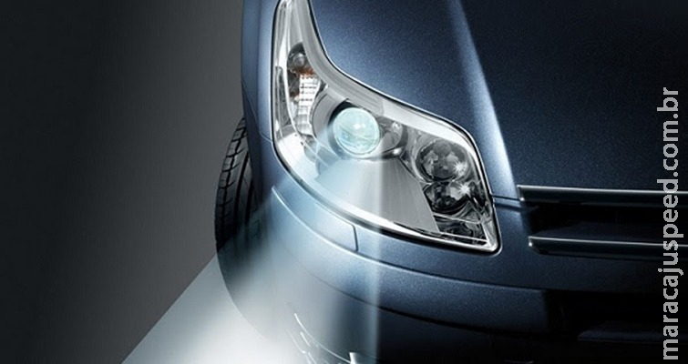 Trepidações e colisões podem afetar o facho de luz dos faróis dos veículos e comprometer a visibilidade do motorista Trepidações e colisões podem afetar o facho de luz dos faróis dos veículos e comprometer a visibilidade do motorista