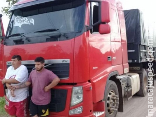 Três são presos a 2 km da fronteira com a Bolívia com carreta roubada
