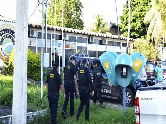 Vice assume prefeitura após prisão de prefeito e se reúne com assessores Vice assume prefeitura após prisão de prefeito e se reúne com assessores