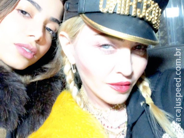 Anitta posa ao lado de Madonna: "Aprendizado pra vida"