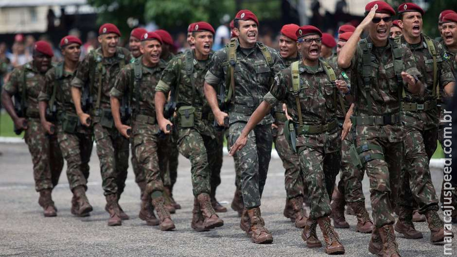  As aposentadorias de militares no Brasil são mais generosas que as de outros países?