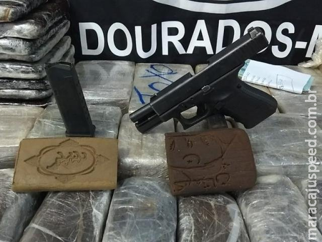 Busca por arma de uso restrito leva a 2 prisões e apreensão de haxixe