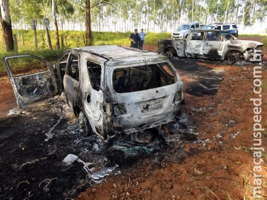 Caminhonetes usadas em ataque são encontradas queimadas em MS