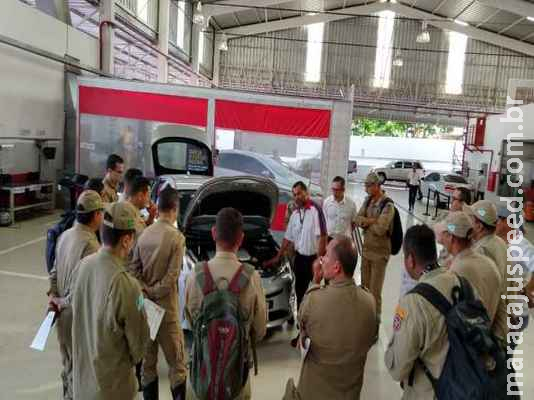  Carros híbridos ainda são raros nas ruas, mas bombeiros já passam por treinamento para atender às ocorrências