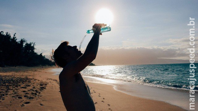 Entenda quais são os efeitos que o calor excessivo produz em seu corpo Entenda quais são os efeitos que o calor excessivo produz em seu corpo