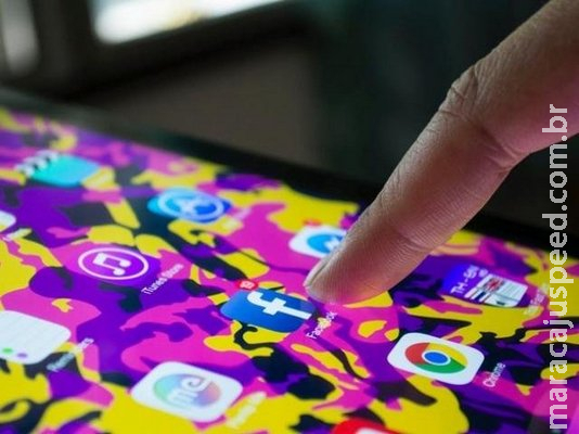 Facebook cria novas regras em anúncios para combater “fake news” Facebook cria novas regras em anúncios para combater “fake news”