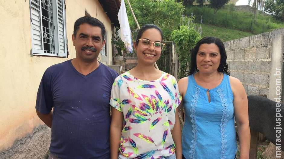 Filha de pedreiro, aluna de Medicina da USP vende pão de mel para pagar intercâmbio em Harvard Filha de pedreiro, aluna de Medicina da USP vende pão de mel para pagar intercâmbio em Harvard