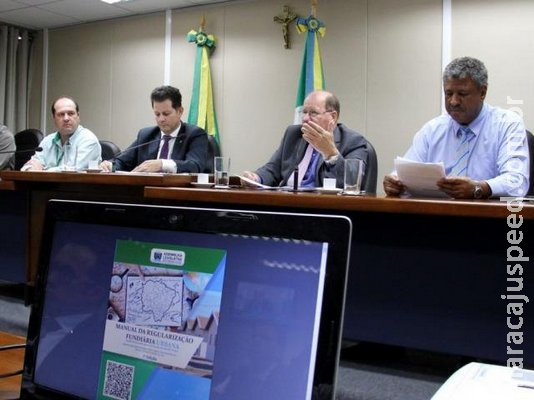 Frentes conseguem emplacar leis para idosos e produtores orgânicos