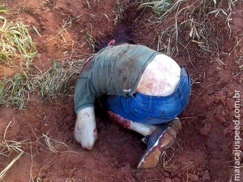 Homem é decapitado e mulher tem rosto desfigurado