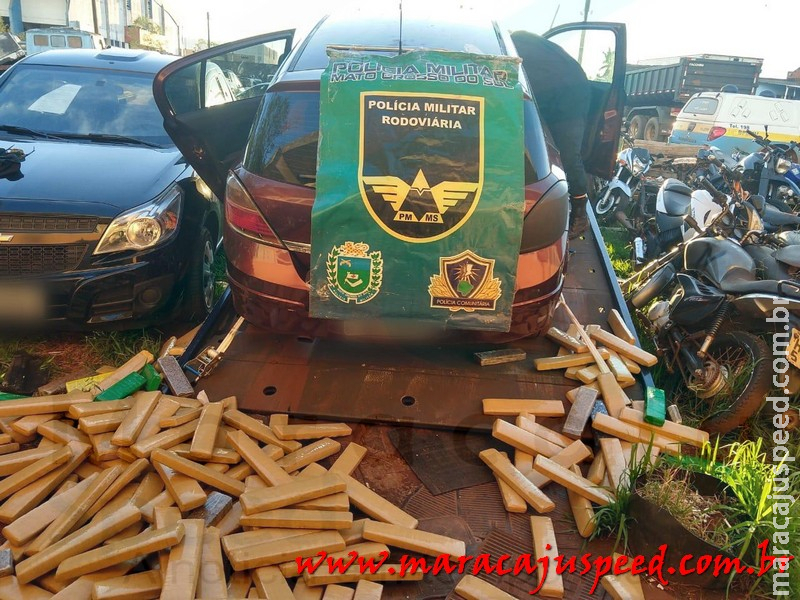 Mais de 400 kg de maconha são apreendidos pela PMR em veículo abandonado na MS-164 Mais de 400 kg de maconha são apreendidos pela PMR em veículo abandonado na MS-164
